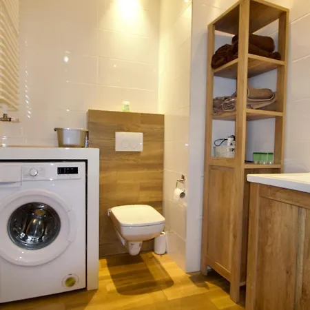 Appartamento Mp Rent- 48m, Klimatyzacja, Ogrodek, Parking, Jana Kazimierza, Travellerrevawards2024 *
